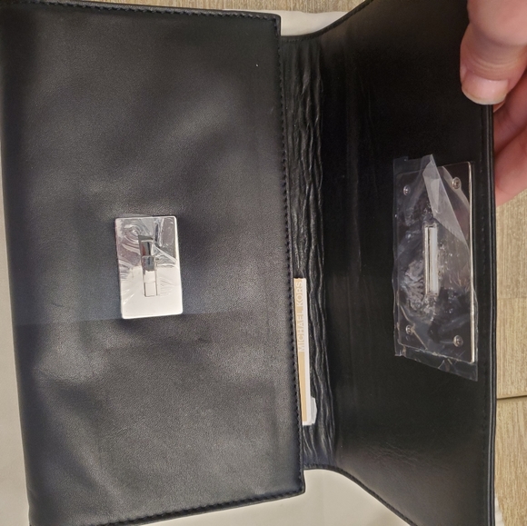 NWT Brand New Never Used Michael Kors Clutch - Picture 9 of 11